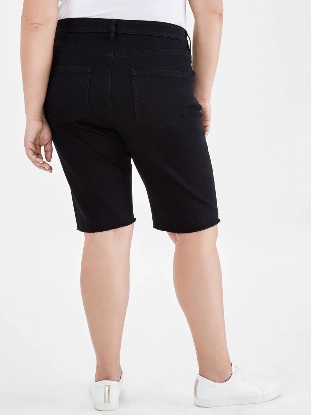 NEW STYLE & CO Plus Size Denim Raw-Edge Deep Black Mid-Rise Bermuda Short Sz 26W